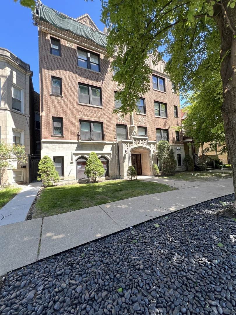 4427 Seeley Avenue - Photo 1
