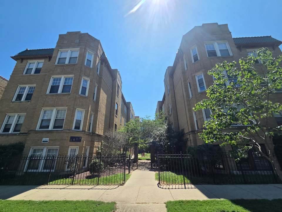 1621 Farwell Avenue - Photo 1