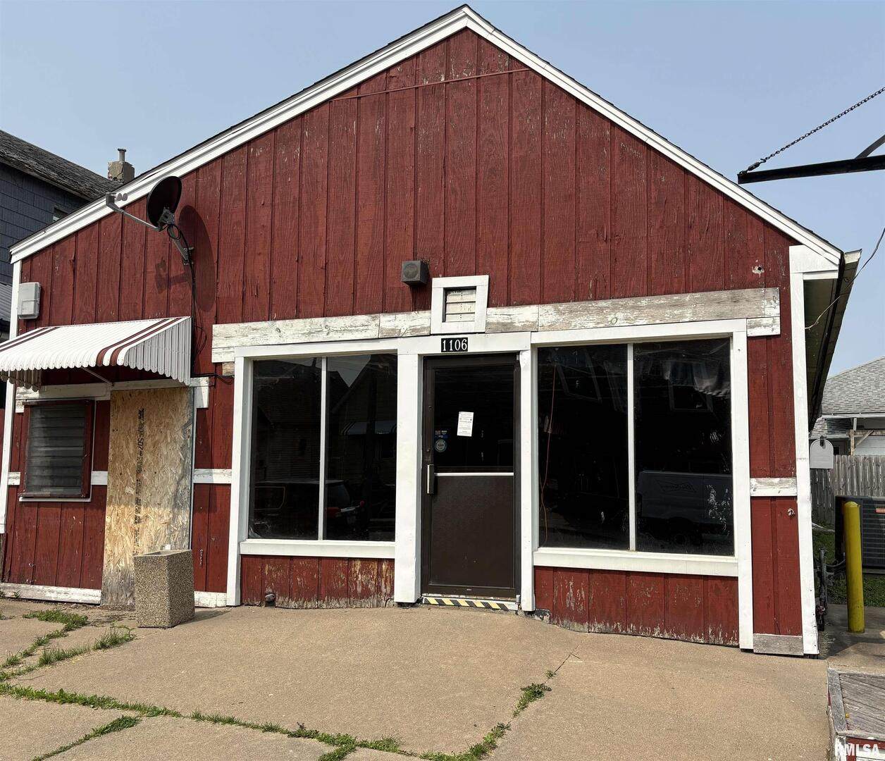 1106 8TH Street - Photo 1