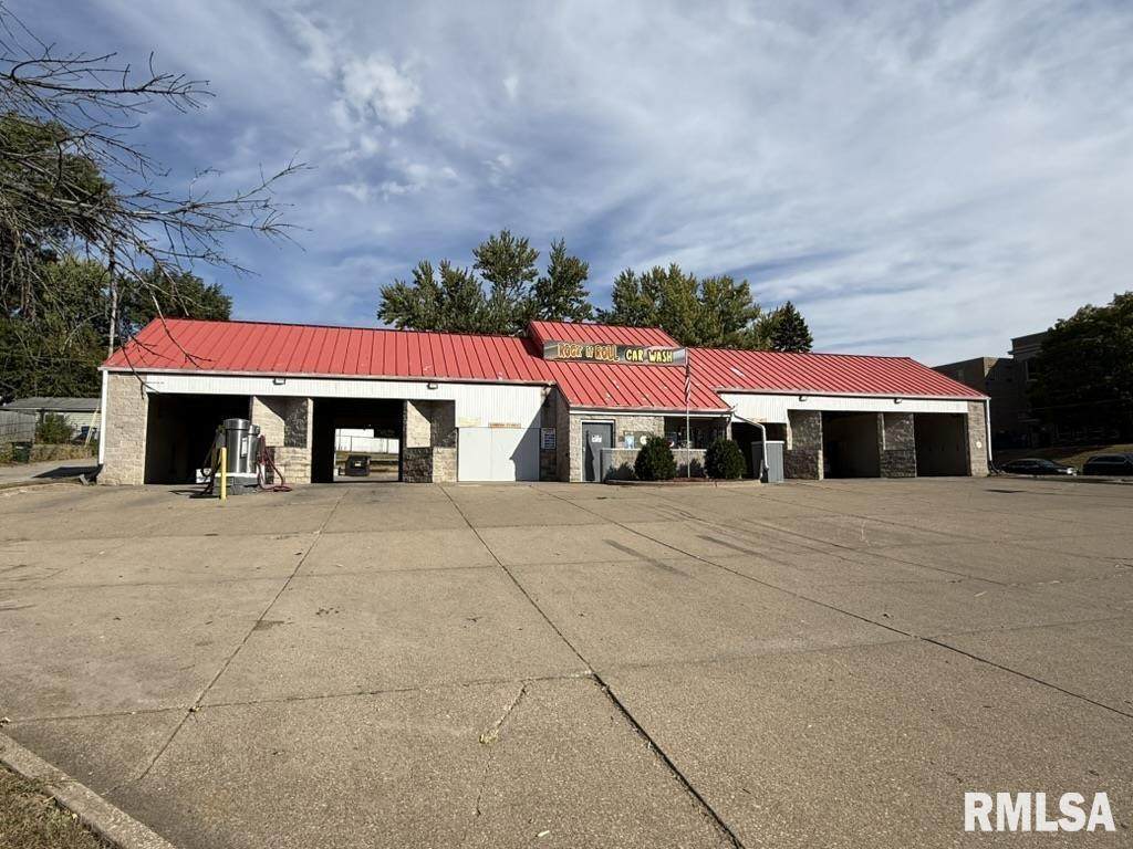 1324 Locust Street - Photo 1