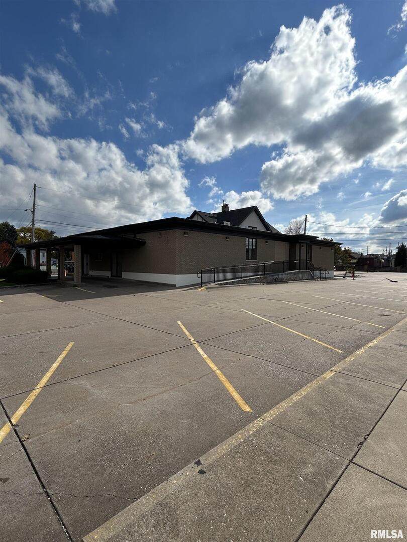 1611 7TH Street - Photo 1