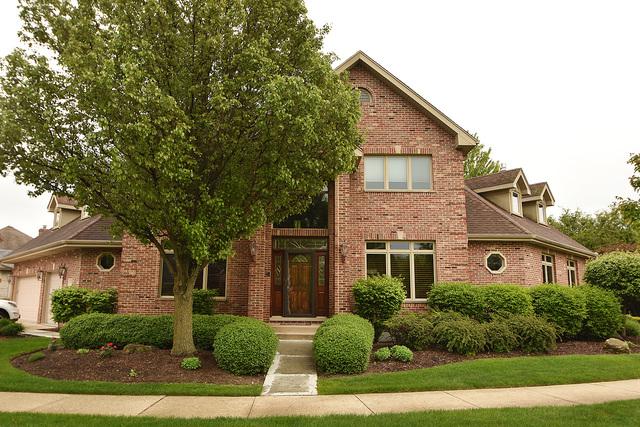 10525 Emerald Avenue - Photo 1