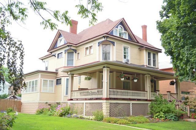 231 Grove Avenue - Photo 1