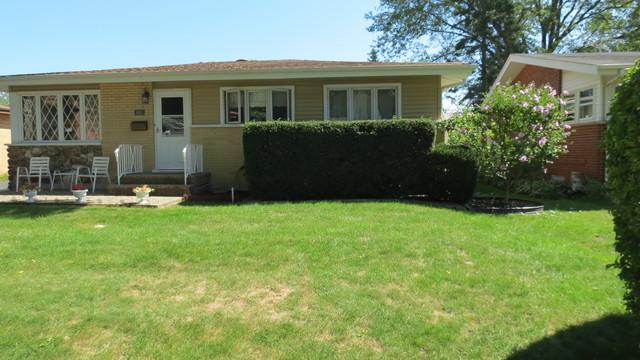 613 Elmhurst Avenue - Photo 1