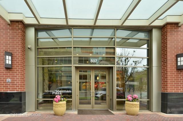 807 Davis Street - Photo 1