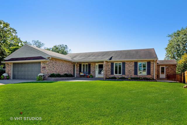 923 Lawn Court - Photo 1