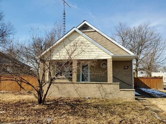 401 Oak Street - Photo 1