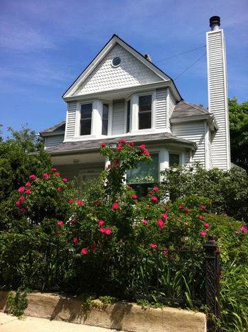 2610 Winona Street - Photo 1