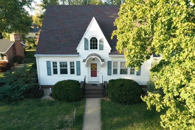 615 Adams Street - Photo 1