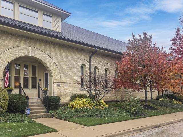 806 Stables Court - Photo 1