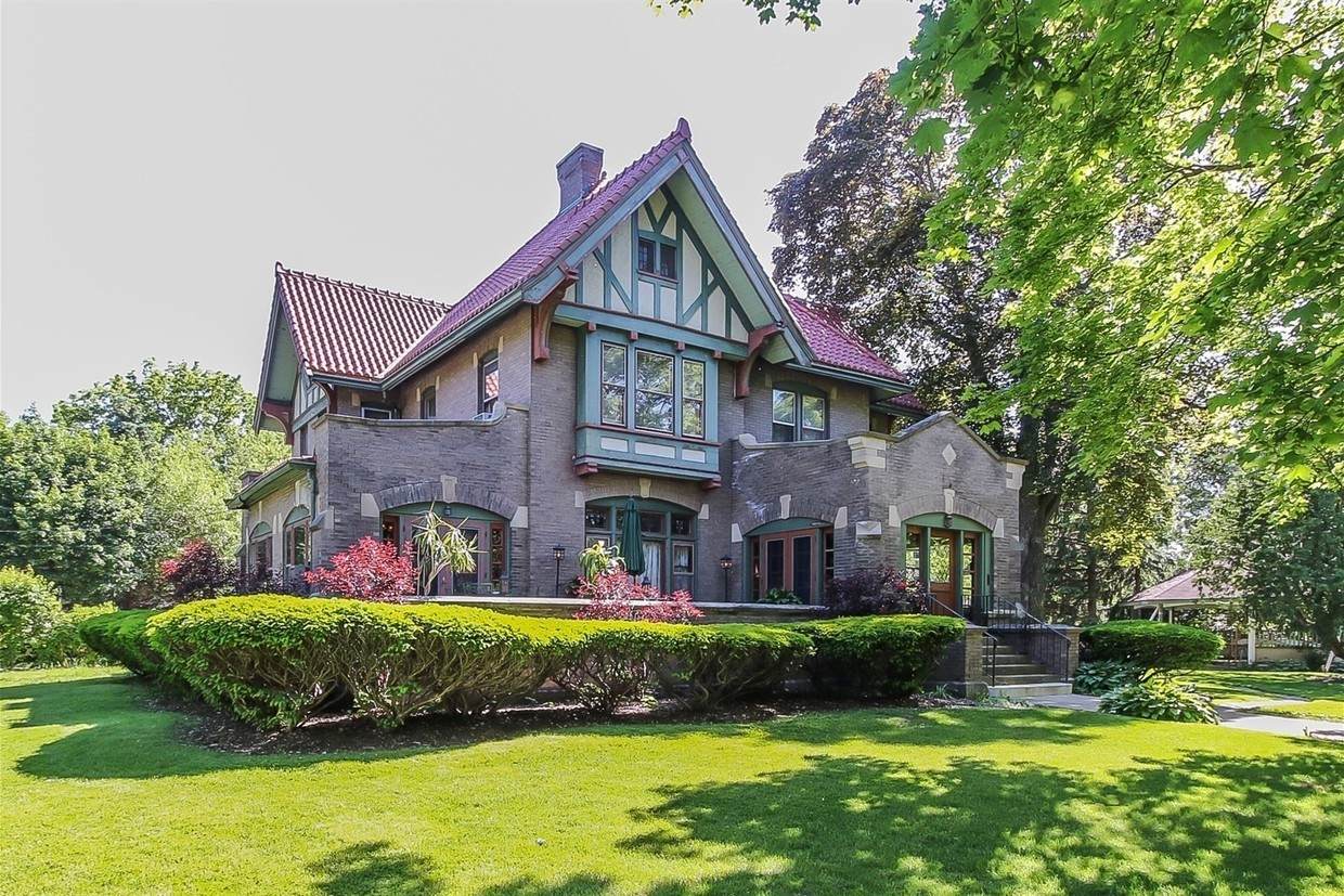 305 Oregon Avenue - Photo 1