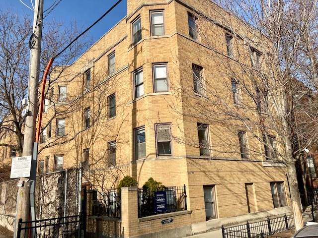 734 Barry Avenue - Photo 1
