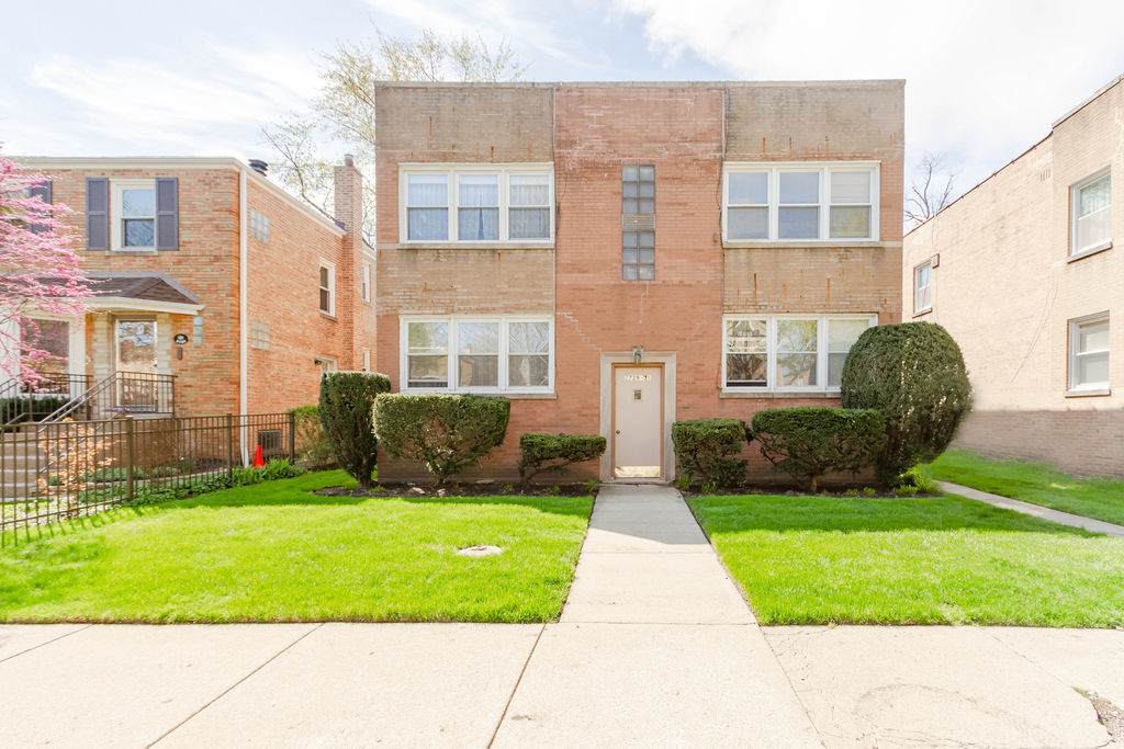 2731 Catalpa Avenue - Photo 1