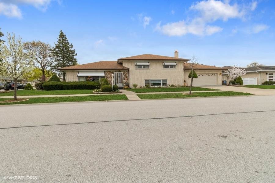 8158 Grand Court - Photo 1