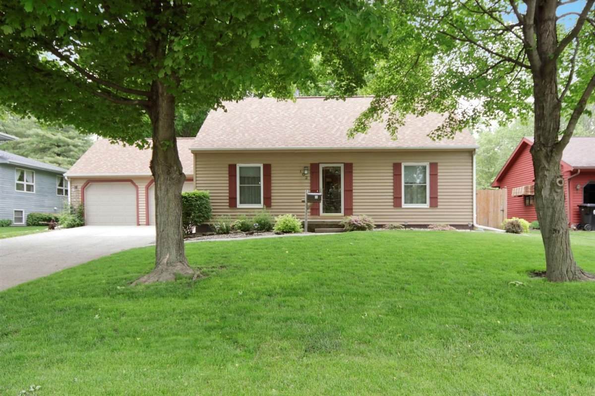 102 Lincoln Street - Photo 1