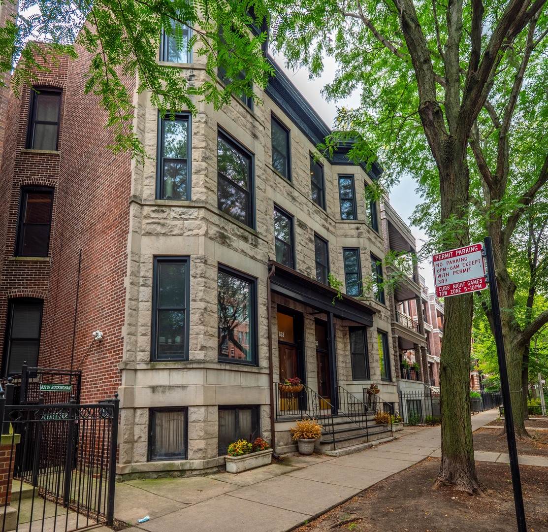 835 Buckingham Place - Photo 1