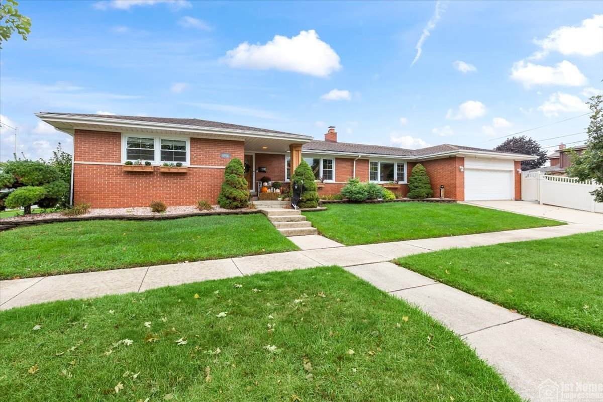 4900 106th Street - Photo 1