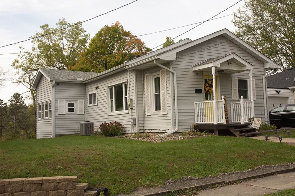 805 Park Street - Photo 1