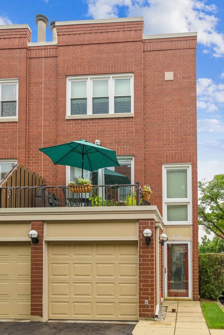 1775 Altgeld Street - Photo 1