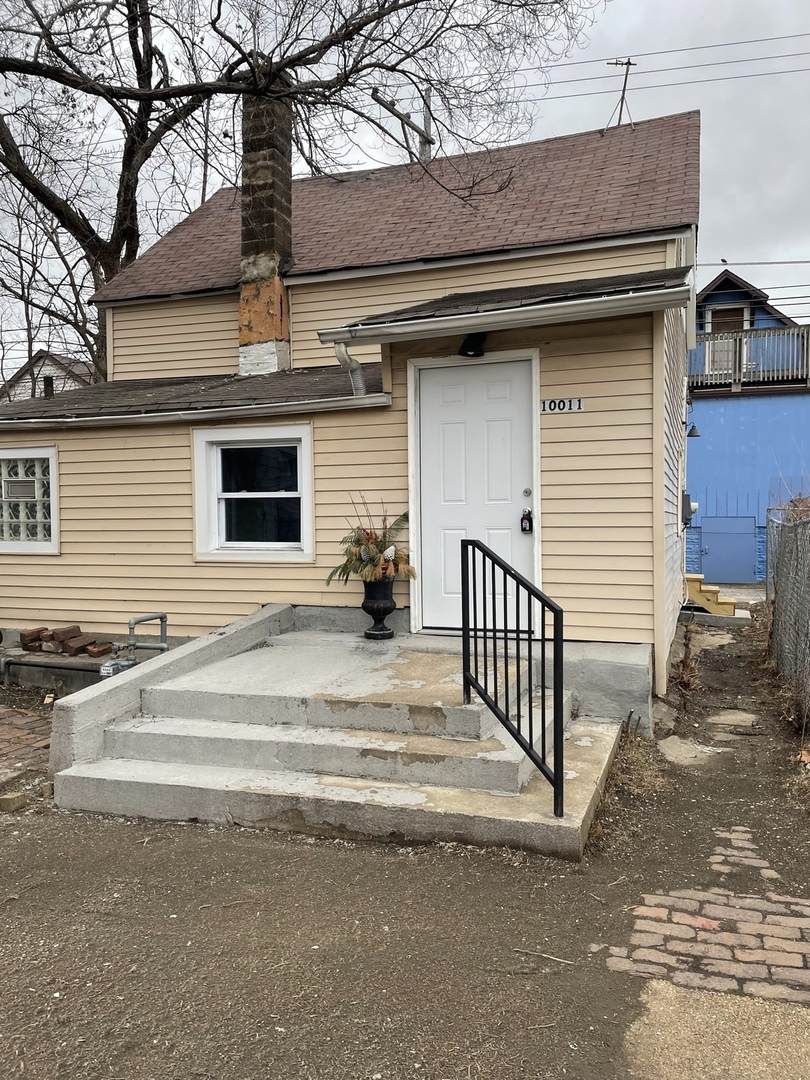 10011 Hoxie Avenue - Photo 1