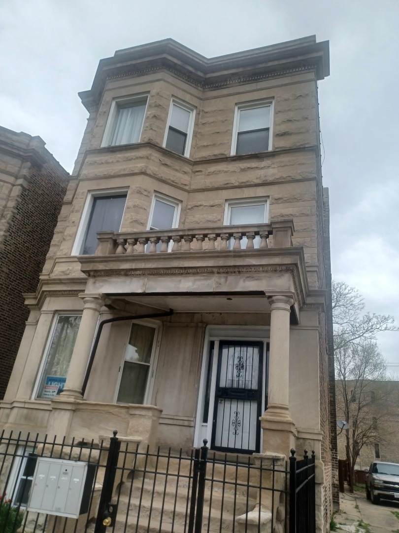 704 Garfield Boulevard - Photo 1