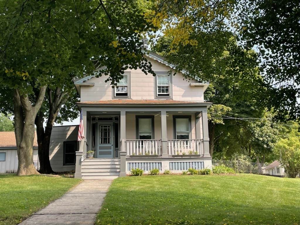 816 6th Avenue - Photo 1
