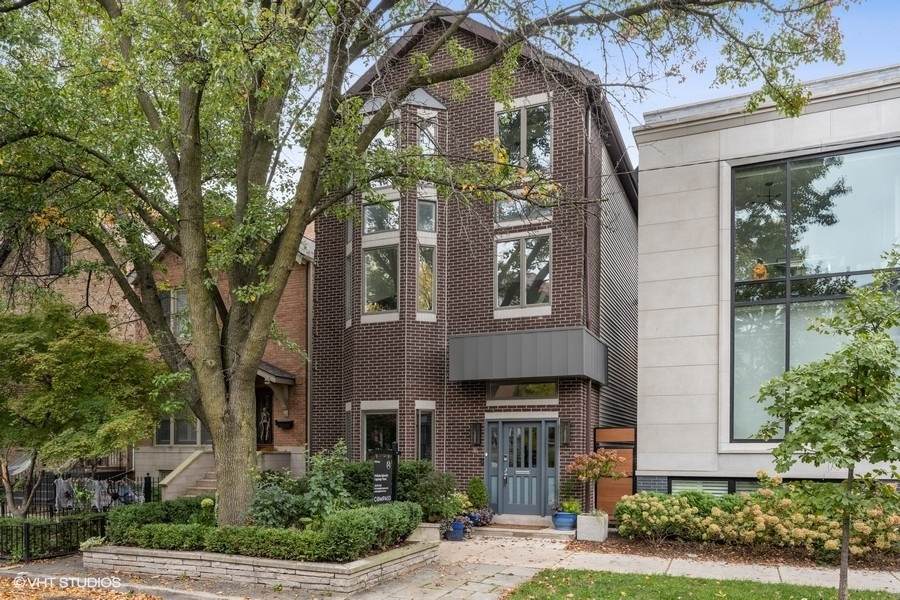 2422 Janssen Avenue - Photo 1