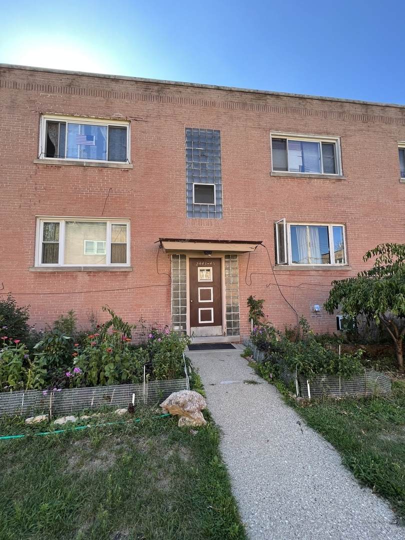 2445 Balmoral Avenue - Photo 1