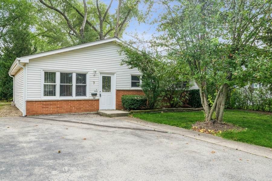 9 Fairlawn Avenue - Photo 1