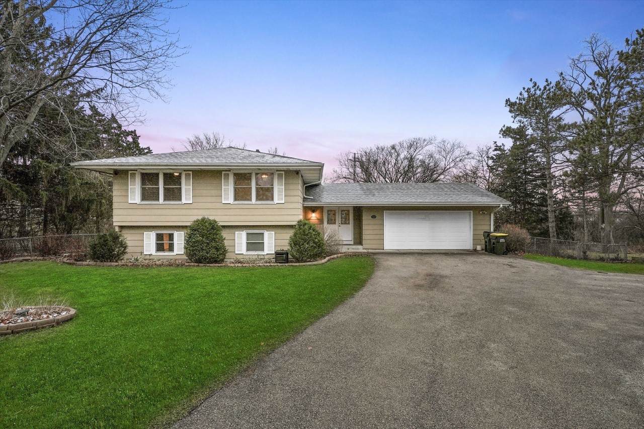 21W355 Hoyle Road - Photo 1