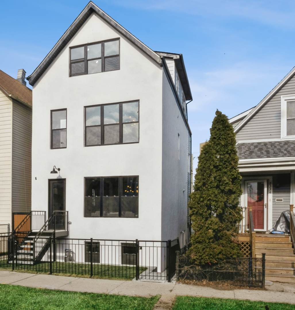 2336 Barry Avenue - Photo 1