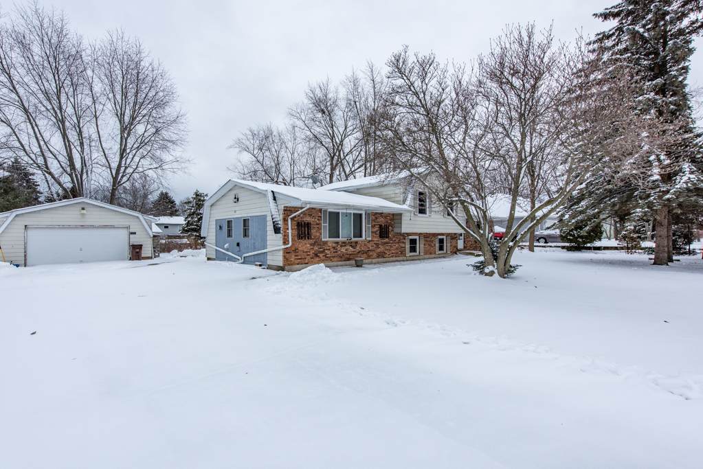 121 Garnett Avenue - Photo 1