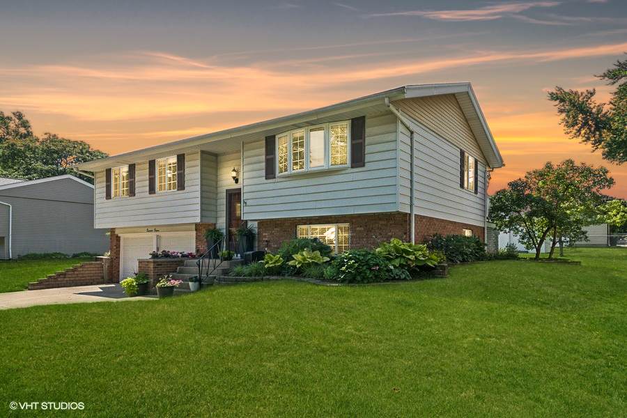 1415 Somerset Lane - Photo 1