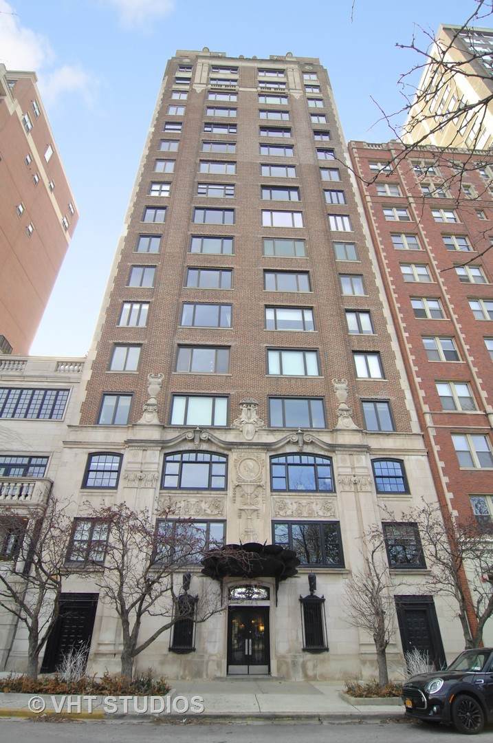 2130 Lincoln Park West Avenue - Photo 1