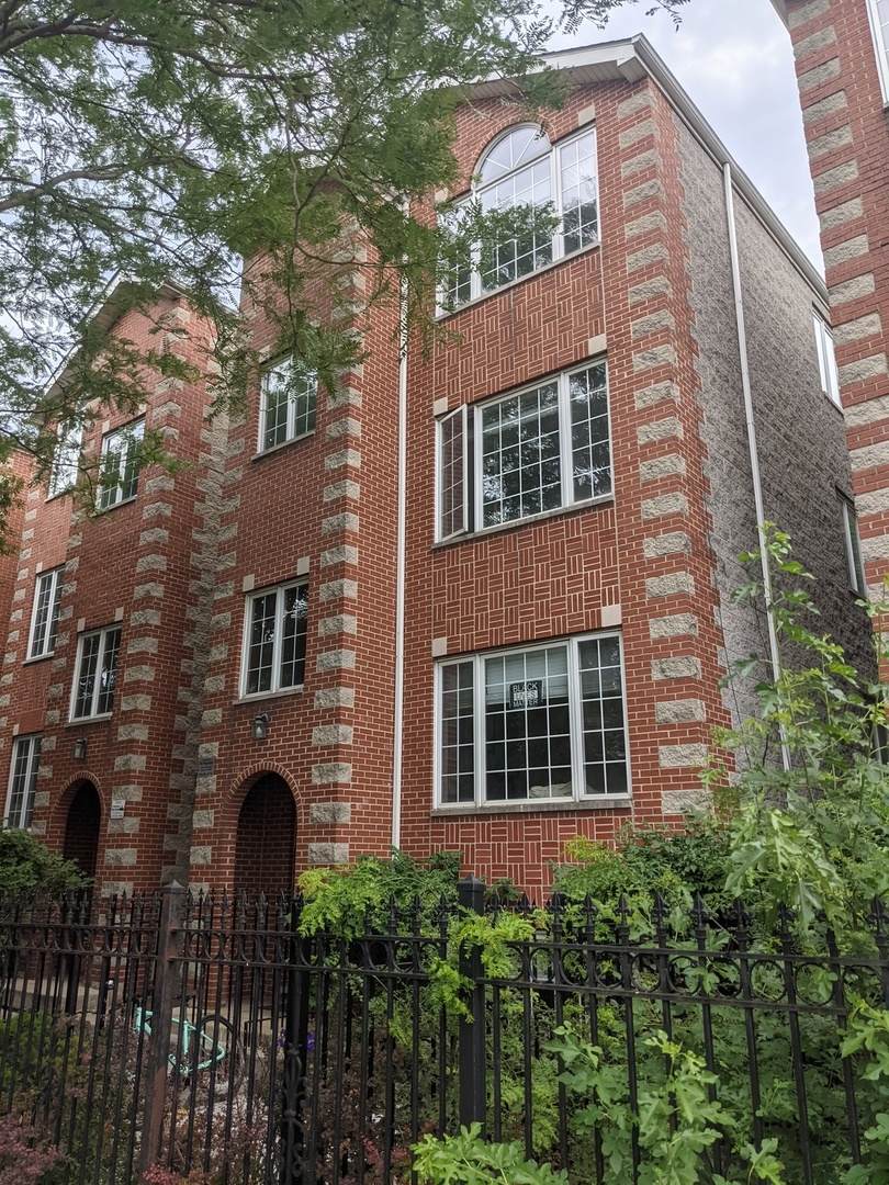 1547 Walton Street - Photo 1