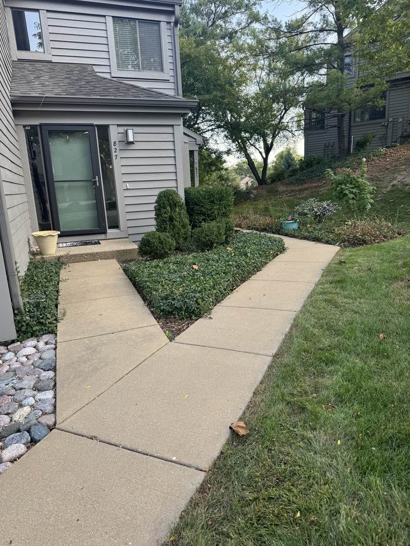 827 Shoreline Road 827 Shoreline Road - Photo 1