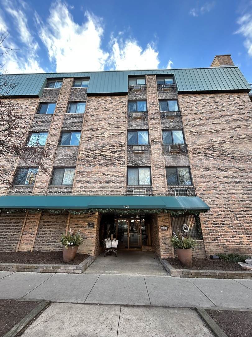 401 Webster Avenue - Photo 1