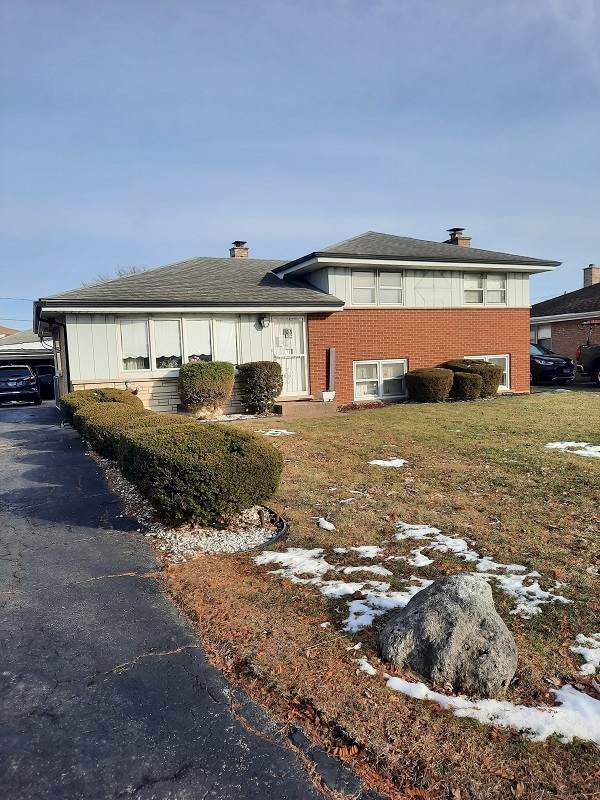 7912 73rd Street - Photo 1