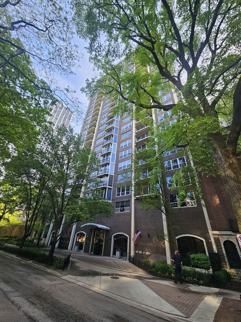 1515 Astor Street - Photo 1