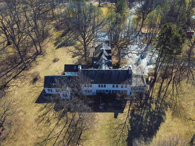 33W490 Thorncroft Drive - Photo 1