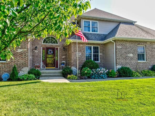 1037 Lakewood Drive - Photo 1