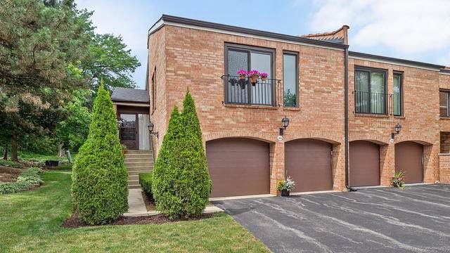 19w284 Paul Revere Lane - Photo 1