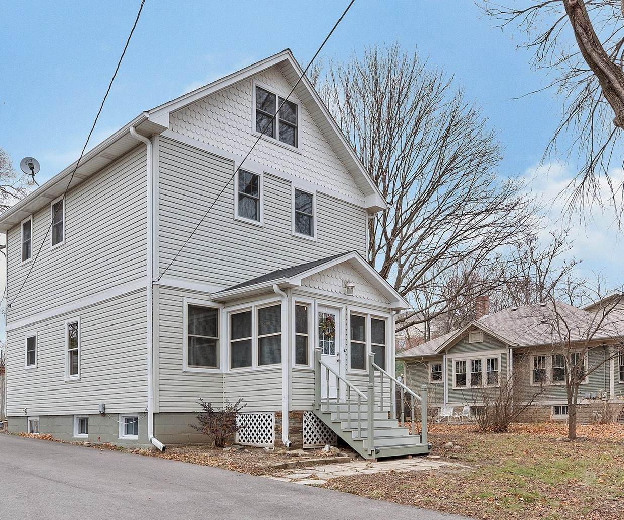 27W382 Beecher Avenue - Photo 1