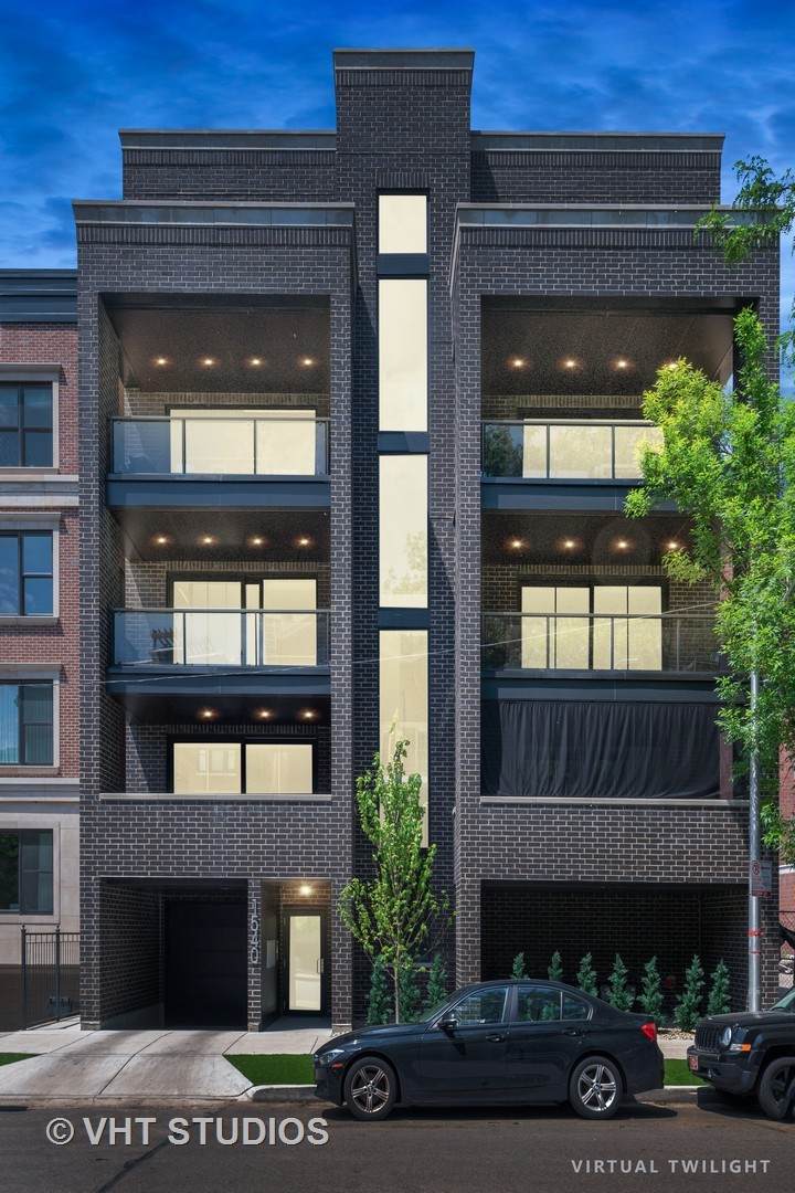 1540 North Park Avenue - Photo 1
