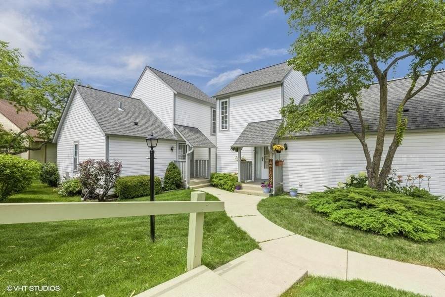 915 Abingdon Court - Photo 1