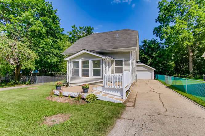 35W340 Rockwell Avenue - Photo 1