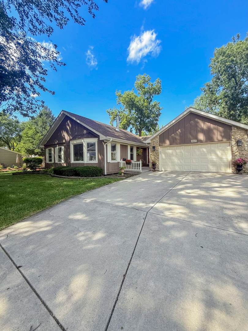 557 Hardin Avenue - Photo 1