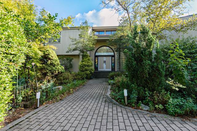 5 Summit Drive - Photo 1