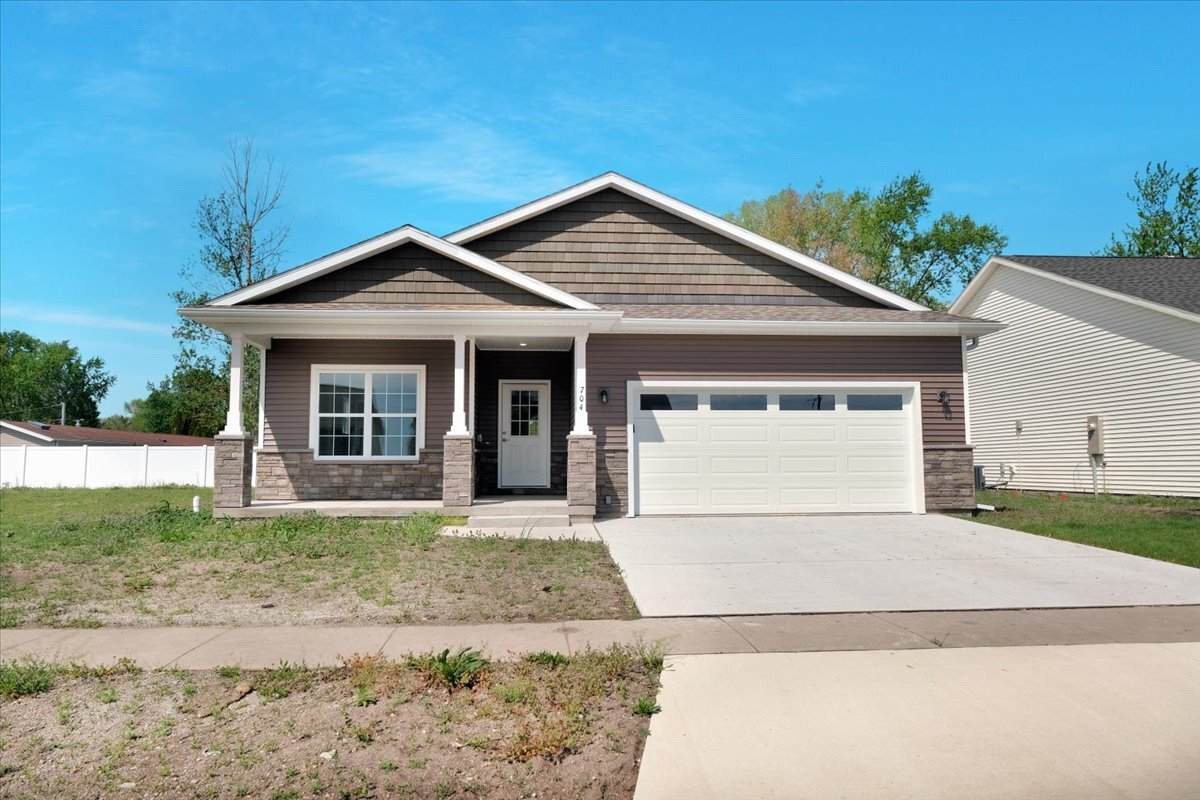 704 Justice Street - Photo 1