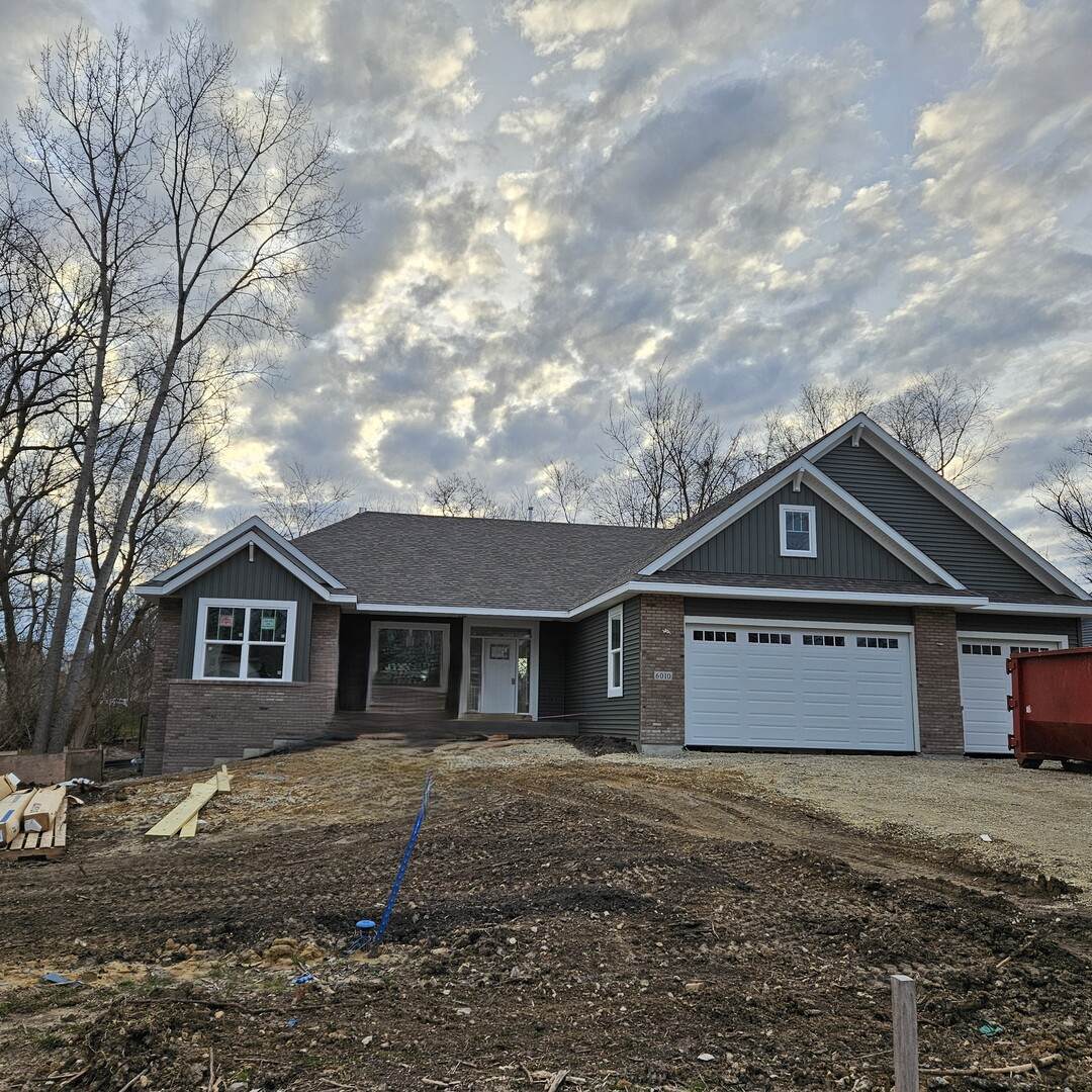 6010 Squirrel Run - Photo 1